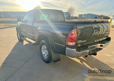 2008 Toyota Tacoma Prerunner Access Cab z USA, uszkodzony, nr VIN 5TETU62N28Z549854